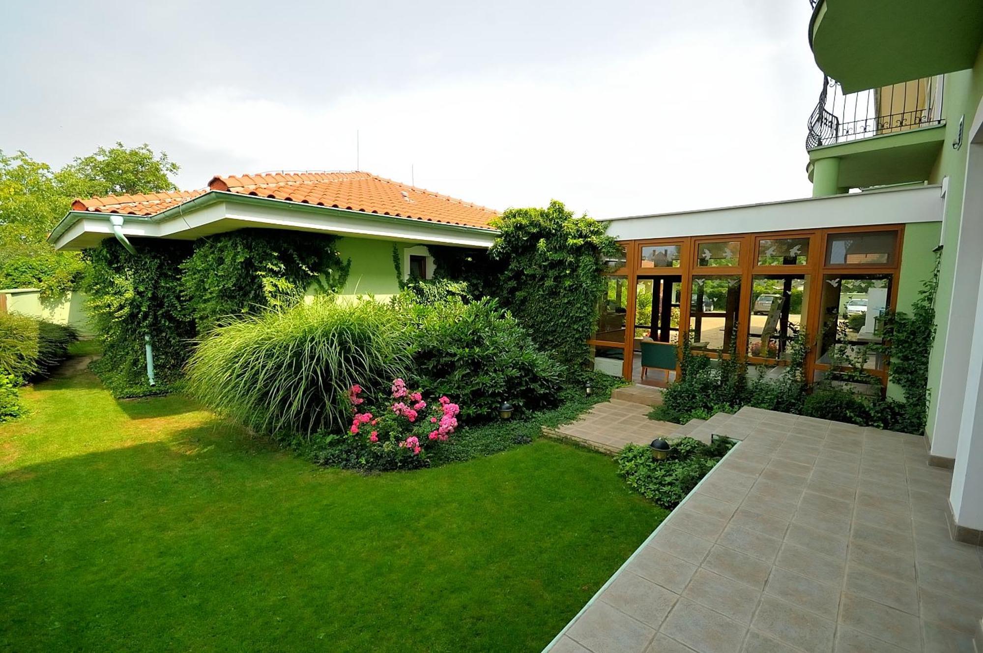 Penzion Tematin Piest'any Exterior foto